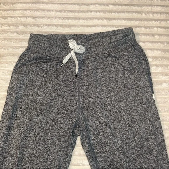 Vuori Women's Gray Jogger Pants - Picture 2 of 8